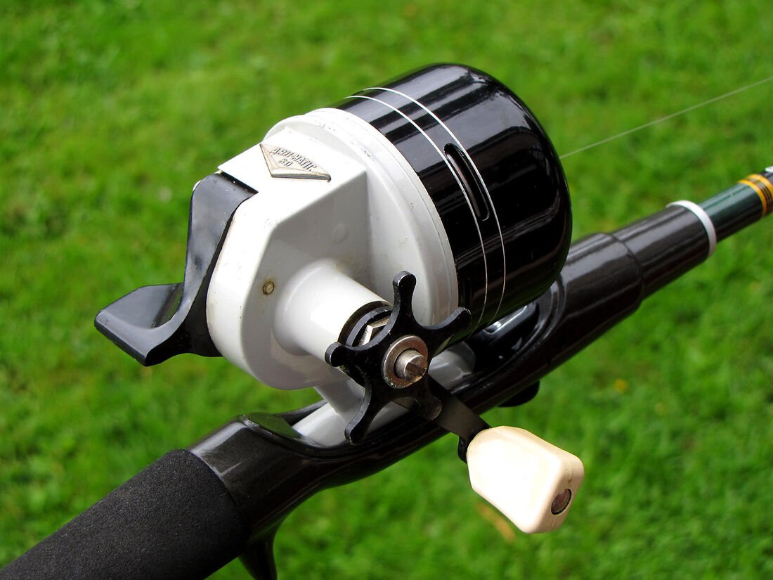 Molinete de pesca em destaque